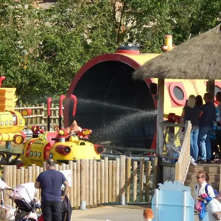 Flamingo Land - Maple Grove Mg32 * Kirby Misperton