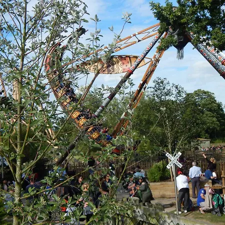 Flamingo Land - Maple Grove Mg32 *