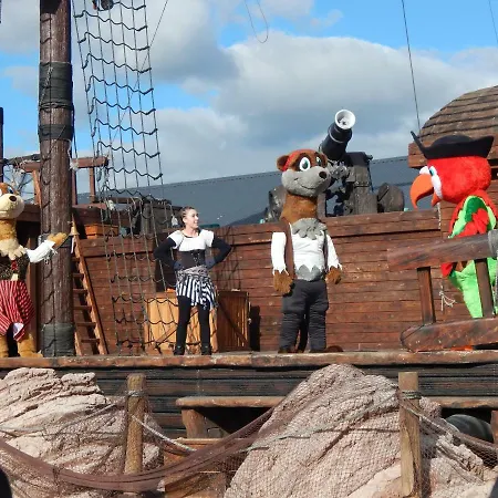 Flamingo Land - Maple Grove Mg32 *